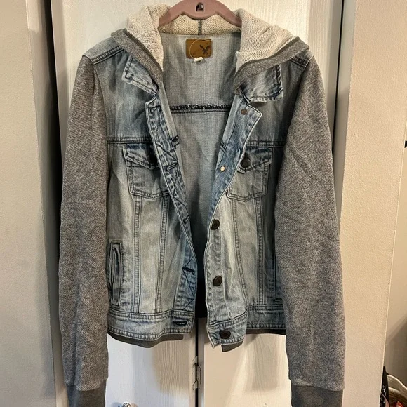 American Eagle Denim Jacket with Gray Sleeves - Picture 1 of 3